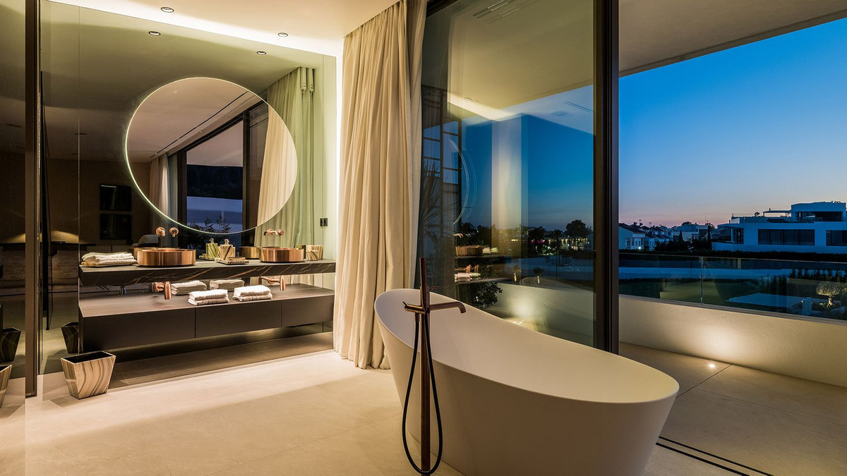 e5b35cbd589a8f3cca24637d01a622ad - 43