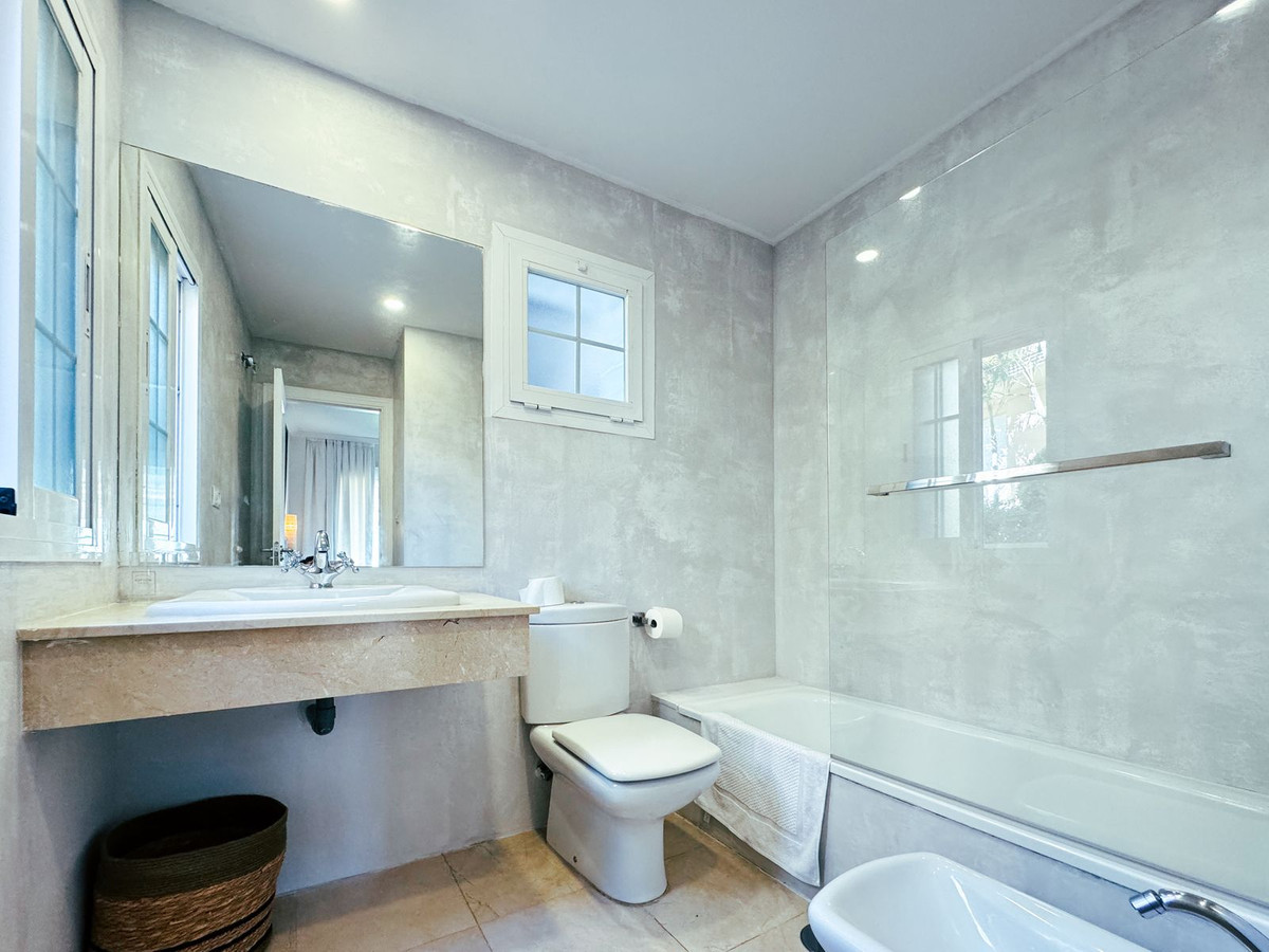 e6625bd718e393cf7807495e47d0b47d - 33