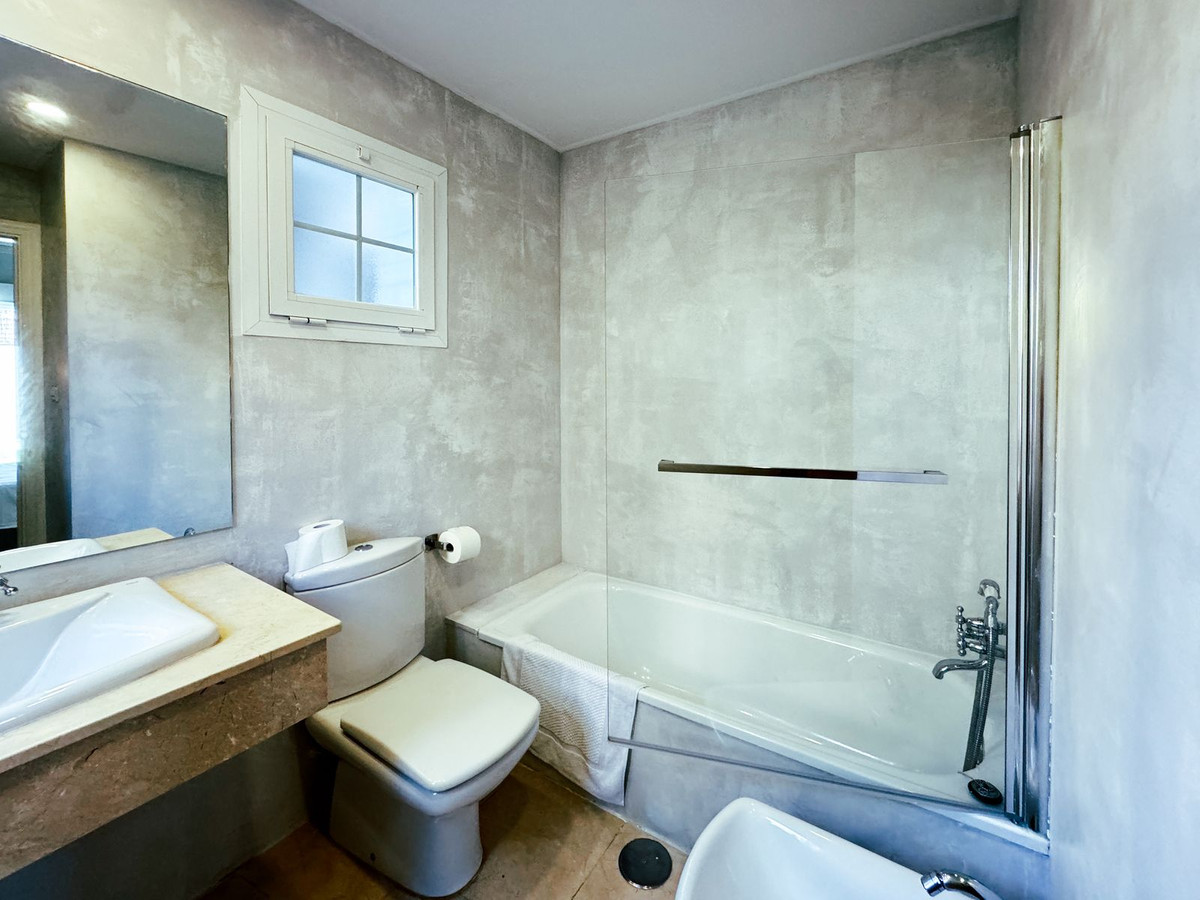 e6625bd718e393cf7807495e47d0b47d - 34