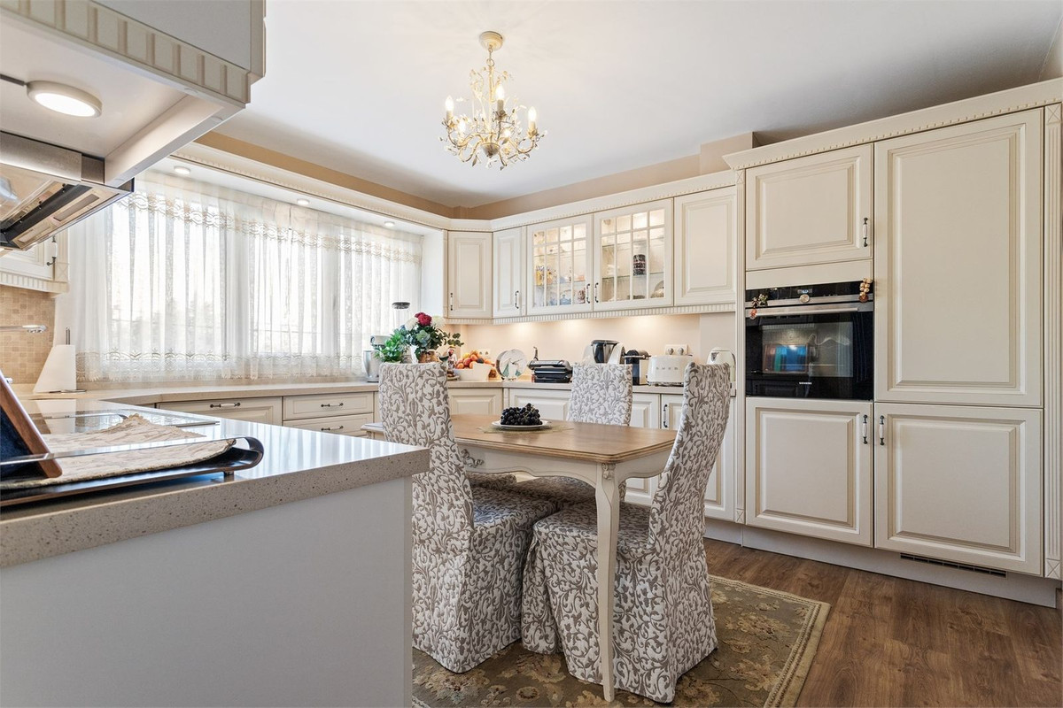 e79b6811f8b45373567571372cc0288a - 11