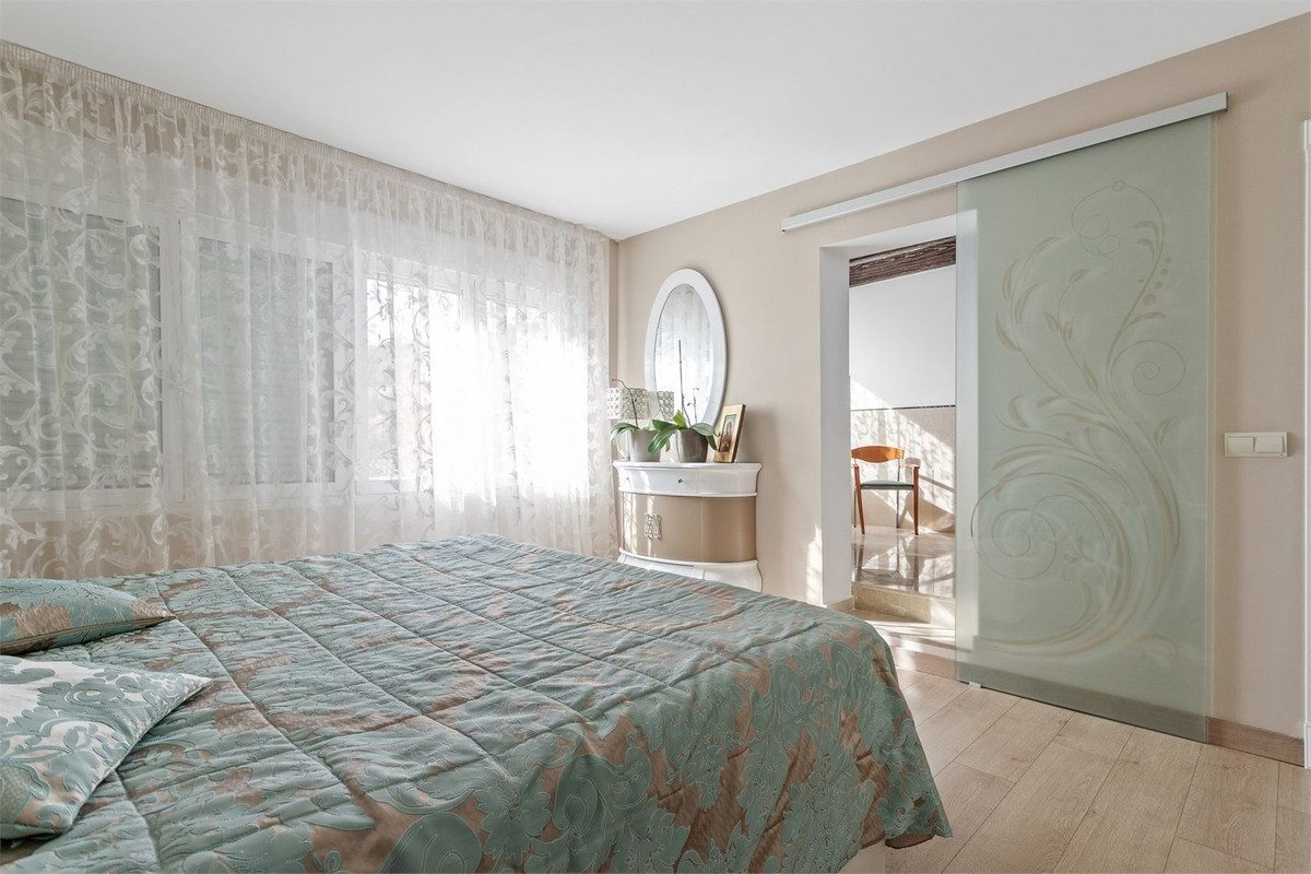 e79b6811f8b45373567571372cc0288a - 17