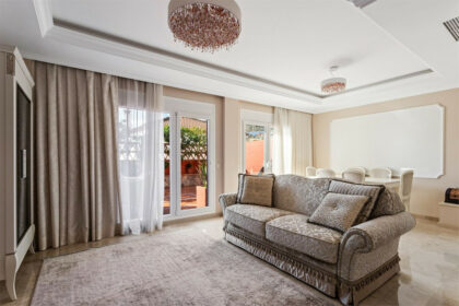 e79b6811f8b45373567571372cc0288a - 2