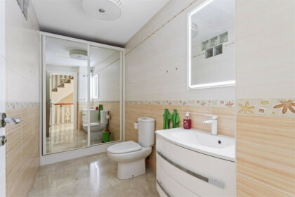 e79b6811f8b45373567571372cc0288a - 22