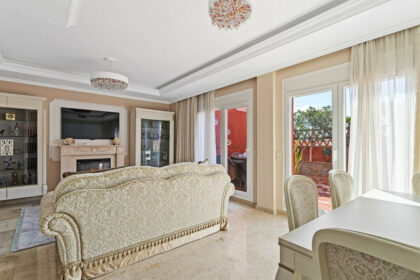 e79b6811f8b45373567571372cc0288a - 3