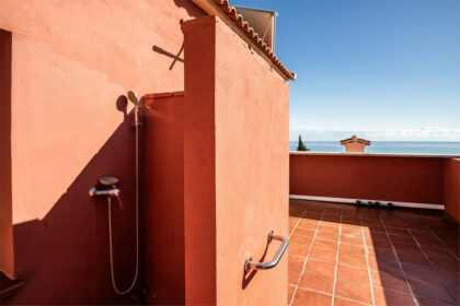 e79b6811f8b45373567571372cc0288a - 32