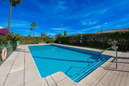 e80959e60b19012c86422a08c55183ea - 12