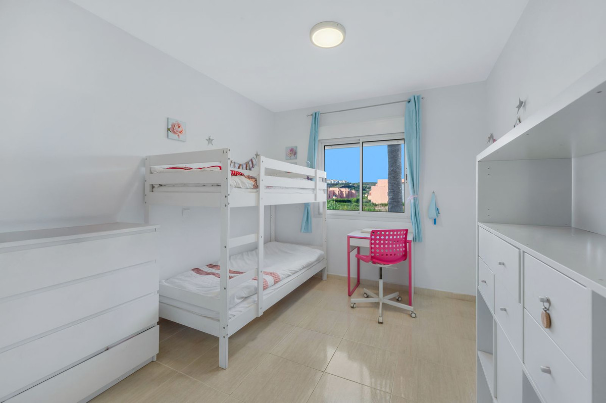 e80959e60b19012c86422a08c55183ea - 18