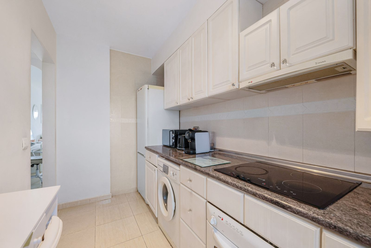 e80959e60b19012c86422a08c55183ea - 21