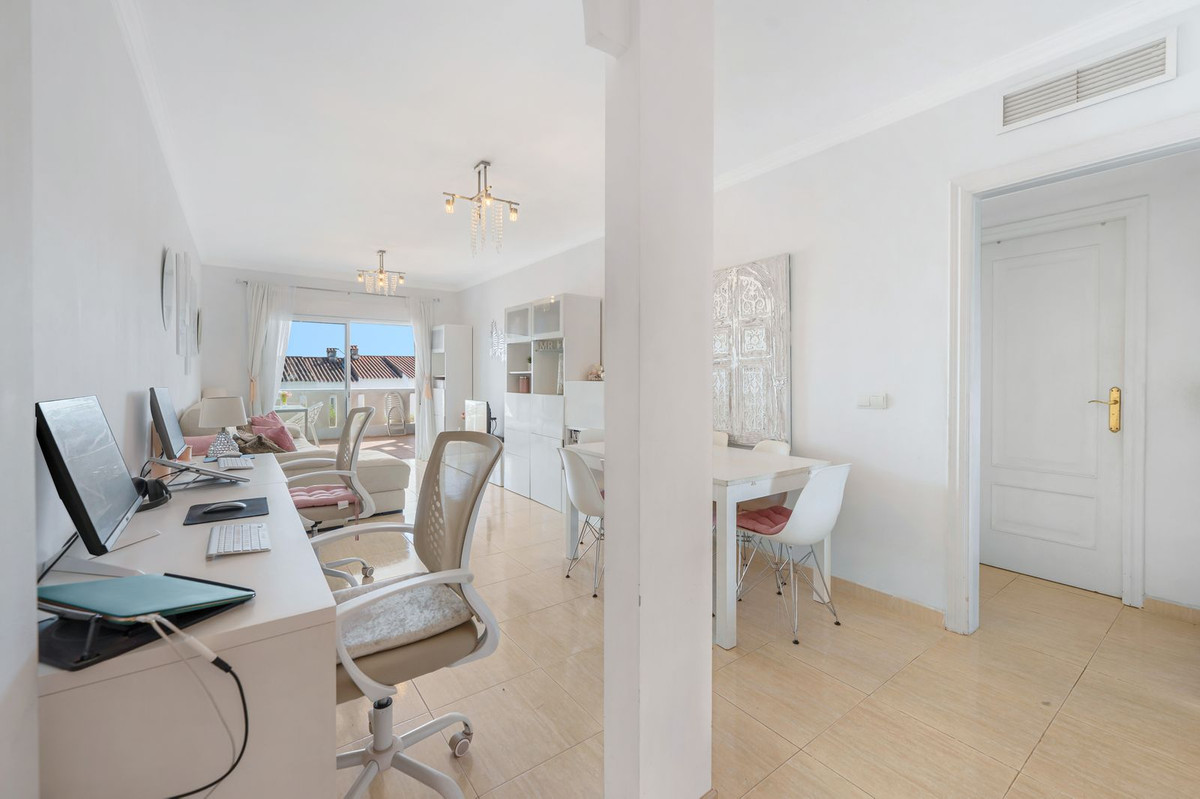 e80959e60b19012c86422a08c55183ea - 23