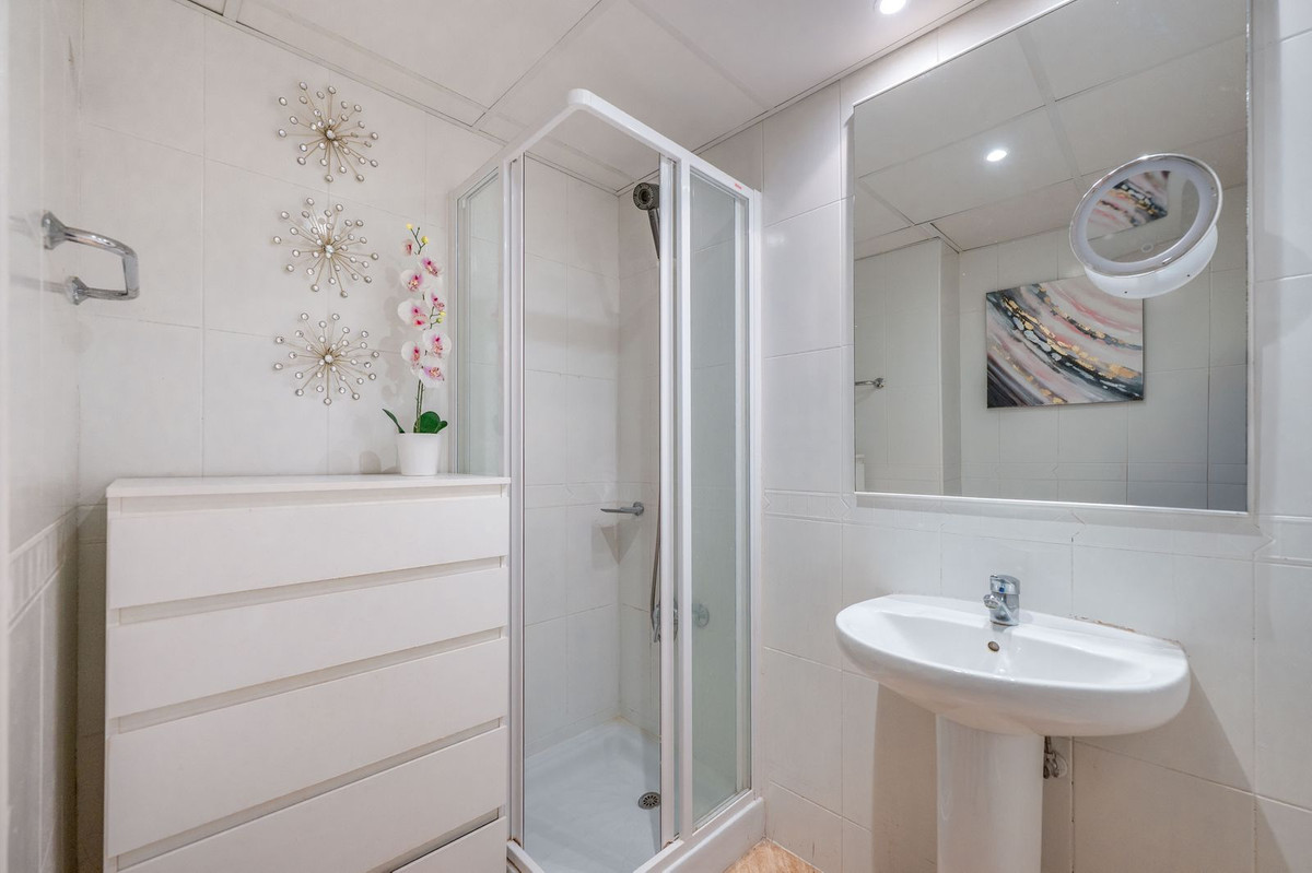 e80959e60b19012c86422a08c55183ea - 34