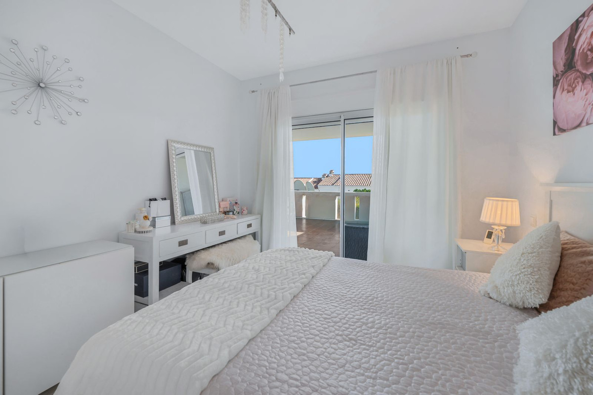 e80959e60b19012c86422a08c55183ea - 37