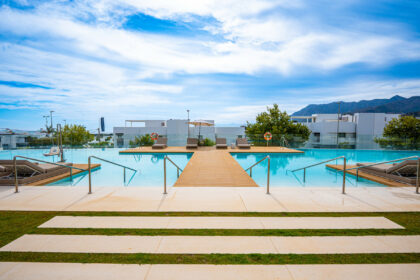 e8ac7b97c8c4a539cc2b234cd89cf84d - 18