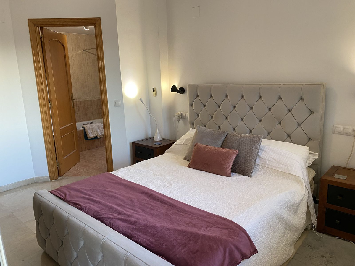 e8e4bc981b608bcf3c075ab138678223 - 11