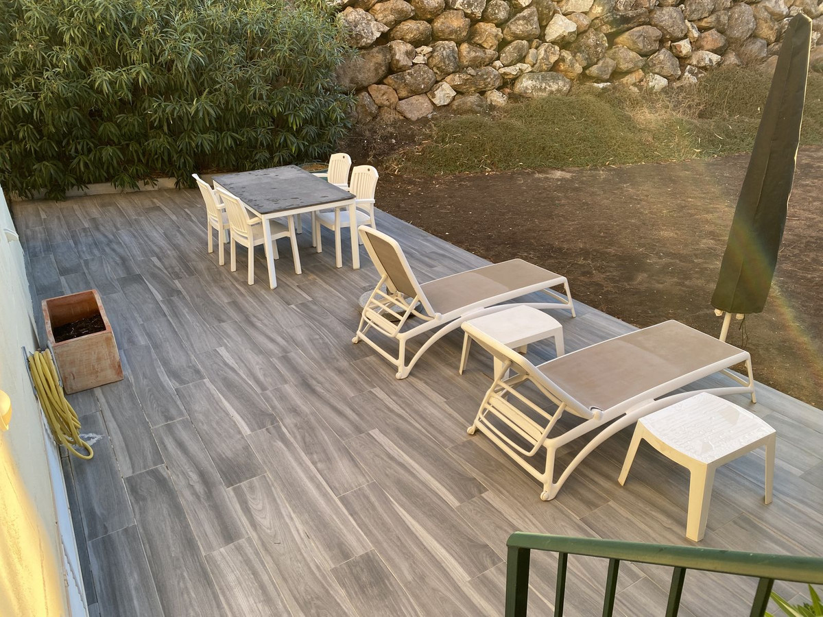 e8e4bc981b608bcf3c075ab138678223 - 15