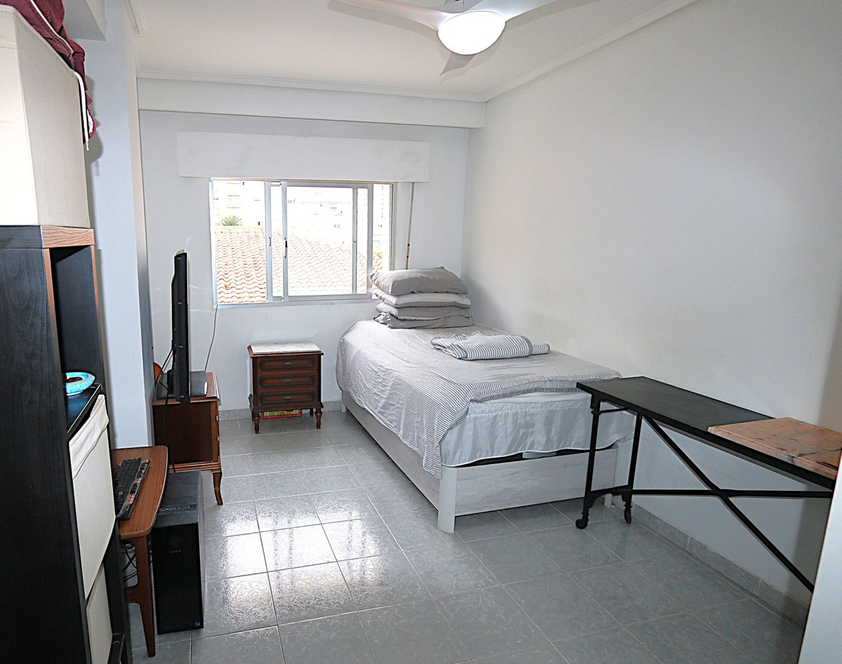 e8f6d617bb0eb4f1c50d18da03739f46 - 15