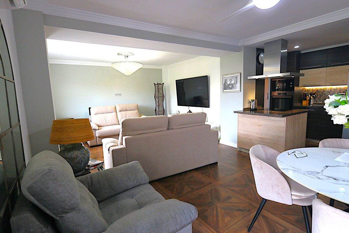 e8f6d617bb0eb4f1c50d18da03739f46 - 2