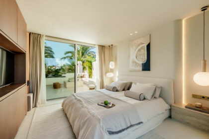 e98f2cf17b752c2f03c4a7867f319288 - 15