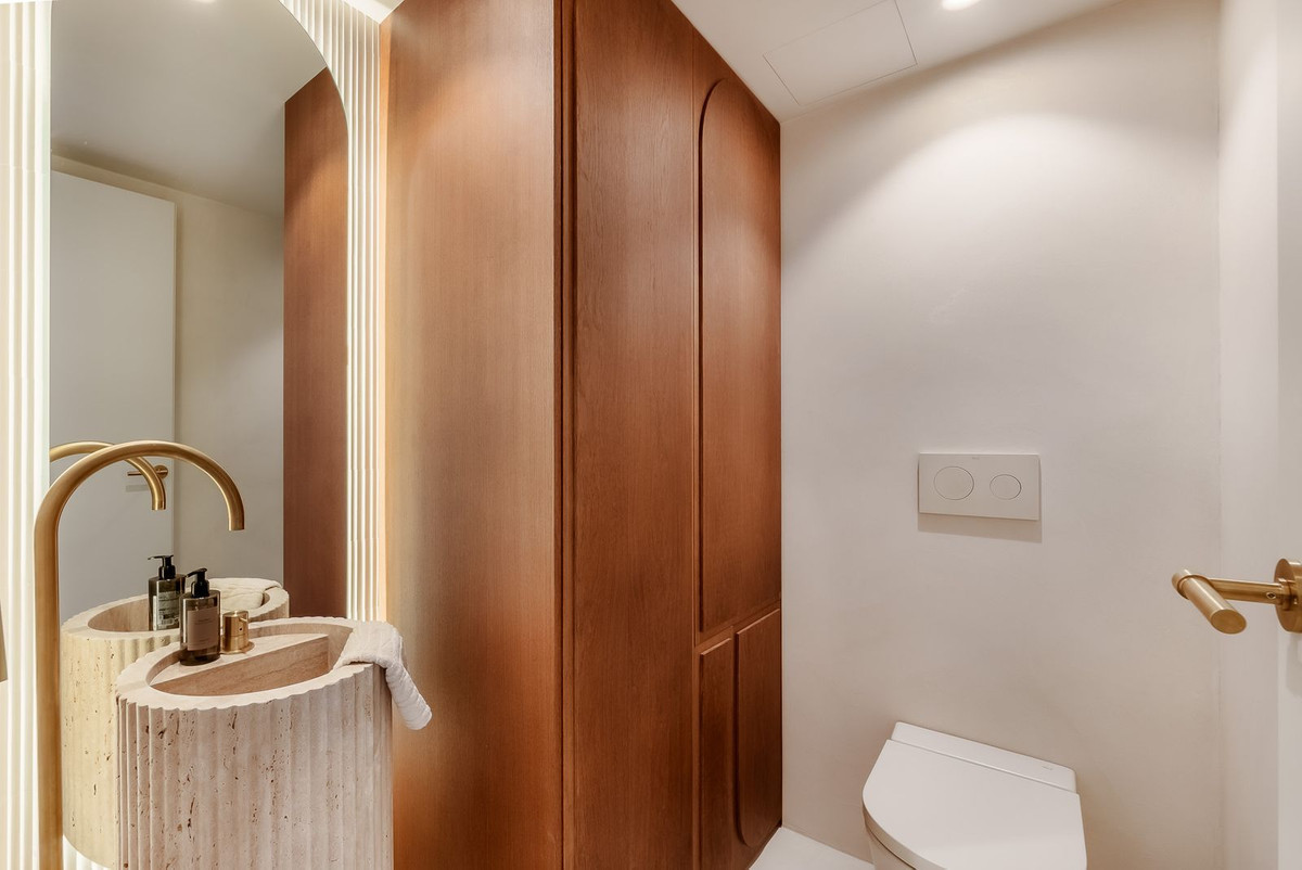 e98f2cf17b752c2f03c4a7867f319288 - 19