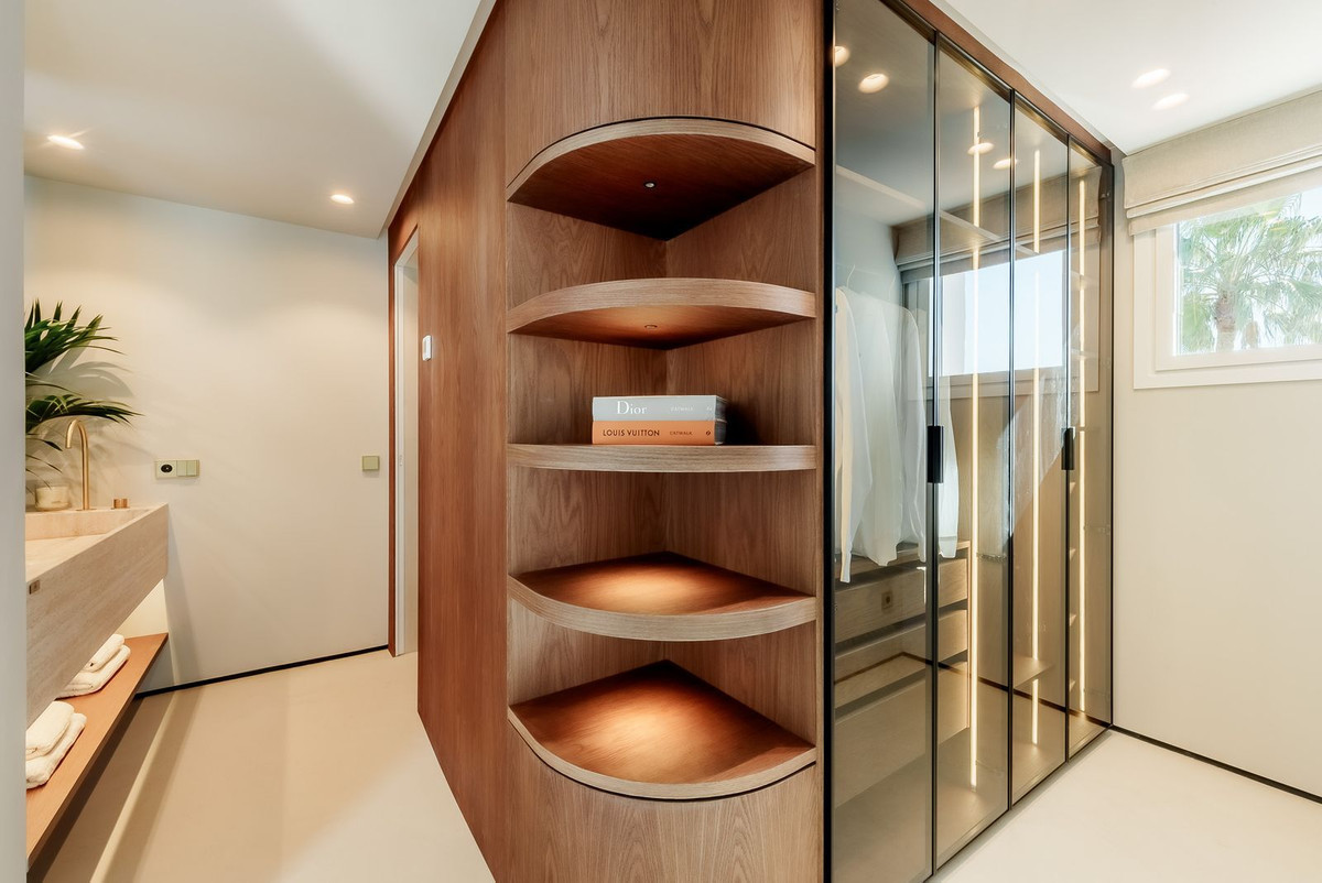 e98f2cf17b752c2f03c4a7867f319288 - 20