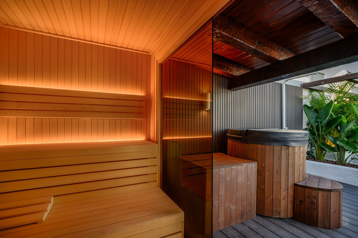 e98f2cf17b752c2f03c4a7867f319288 - 21