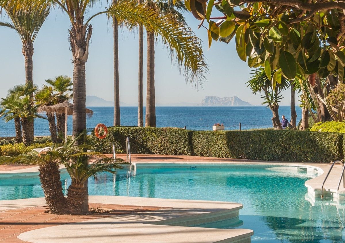 e98f2cf17b752c2f03c4a7867f319288 - 33