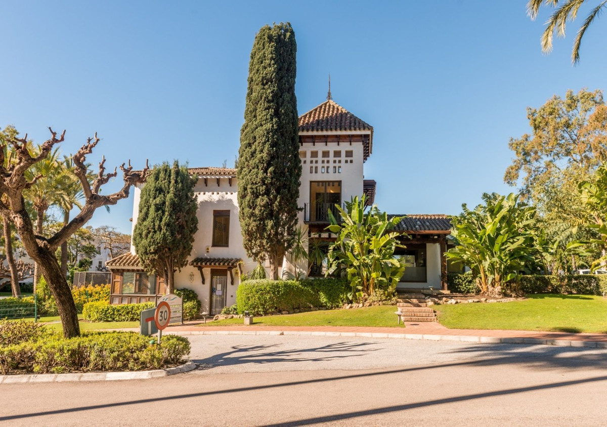 e98f2cf17b752c2f03c4a7867f319288 - 36