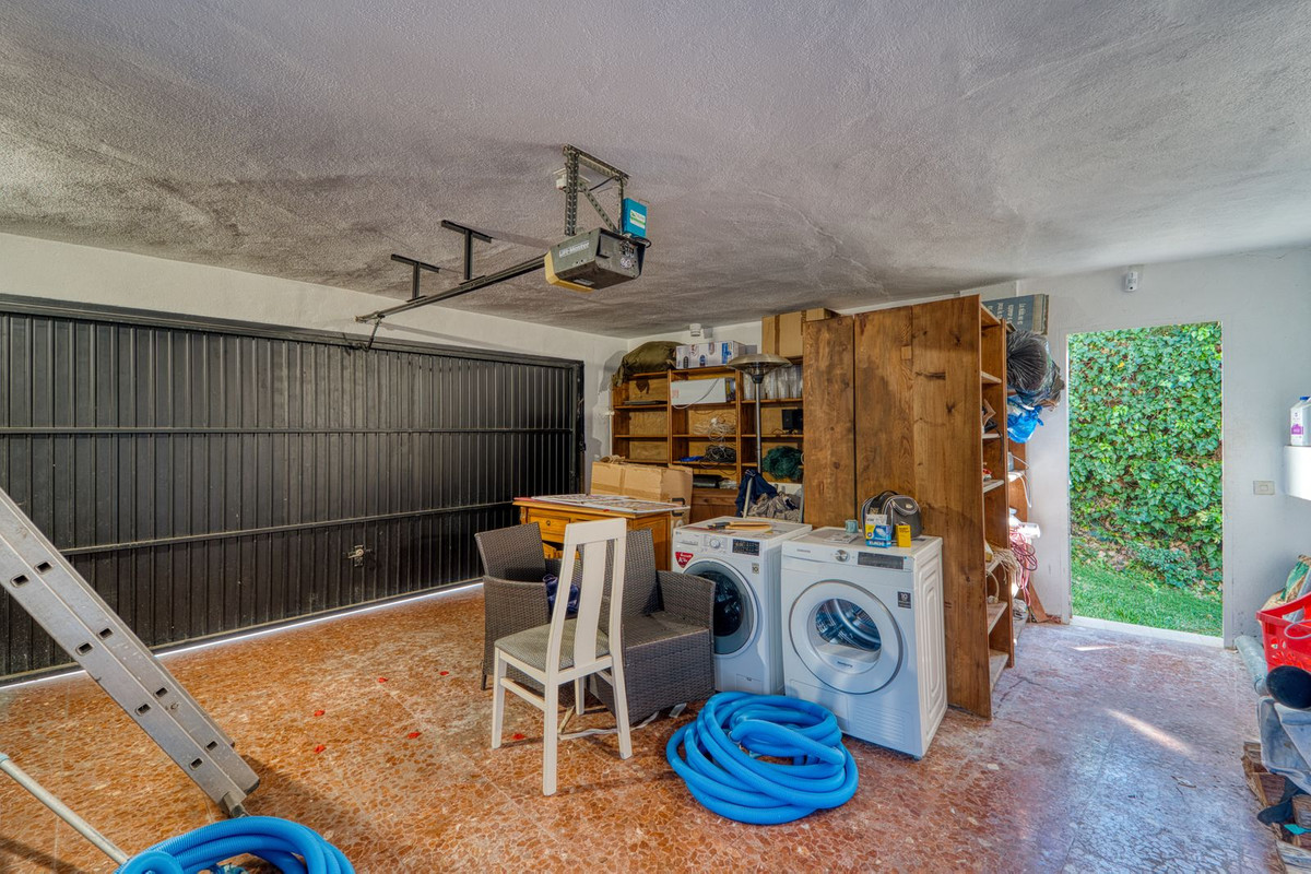 e9b8c30a1777b4b7e2a22b60cd6efb1f - 17