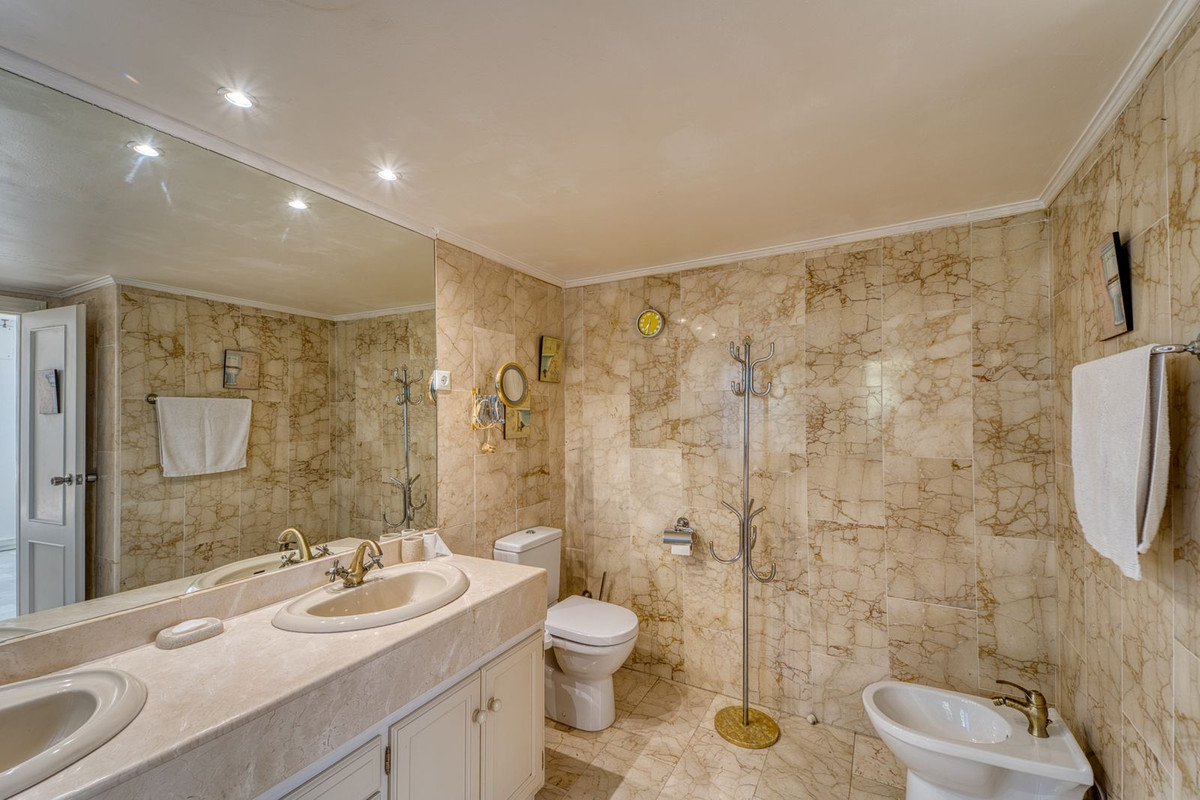 e9b8c30a1777b4b7e2a22b60cd6efb1f - 19