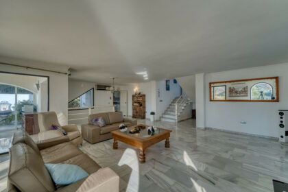 e9b8c30a1777b4b7e2a22b60cd6efb1f - 2