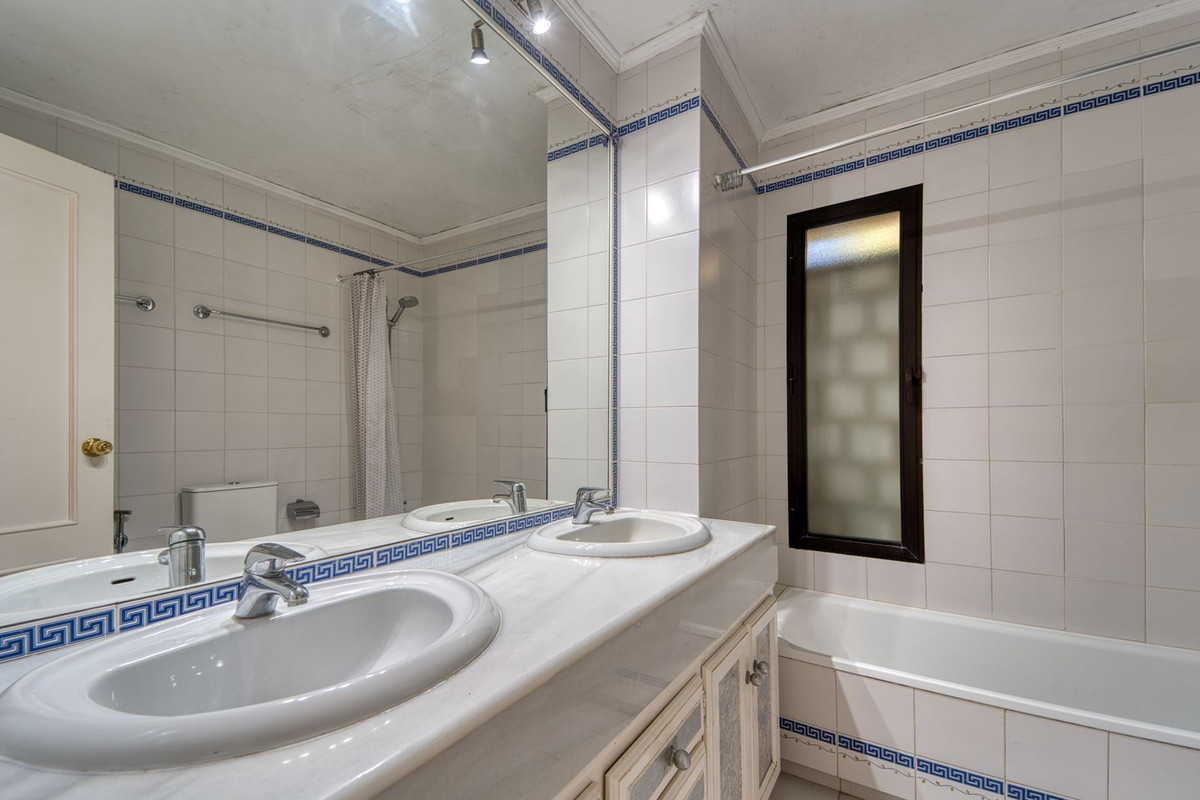 e9b8c30a1777b4b7e2a22b60cd6efb1f - 22