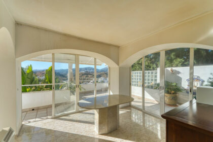 e9b8c30a1777b4b7e2a22b60cd6efb1f - 26