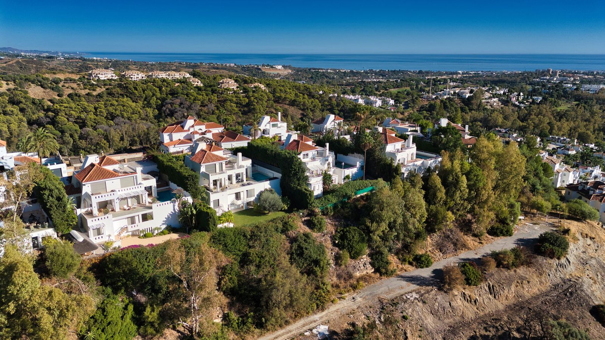 e9b8c30a1777b4b7e2a22b60cd6efb1f - 27