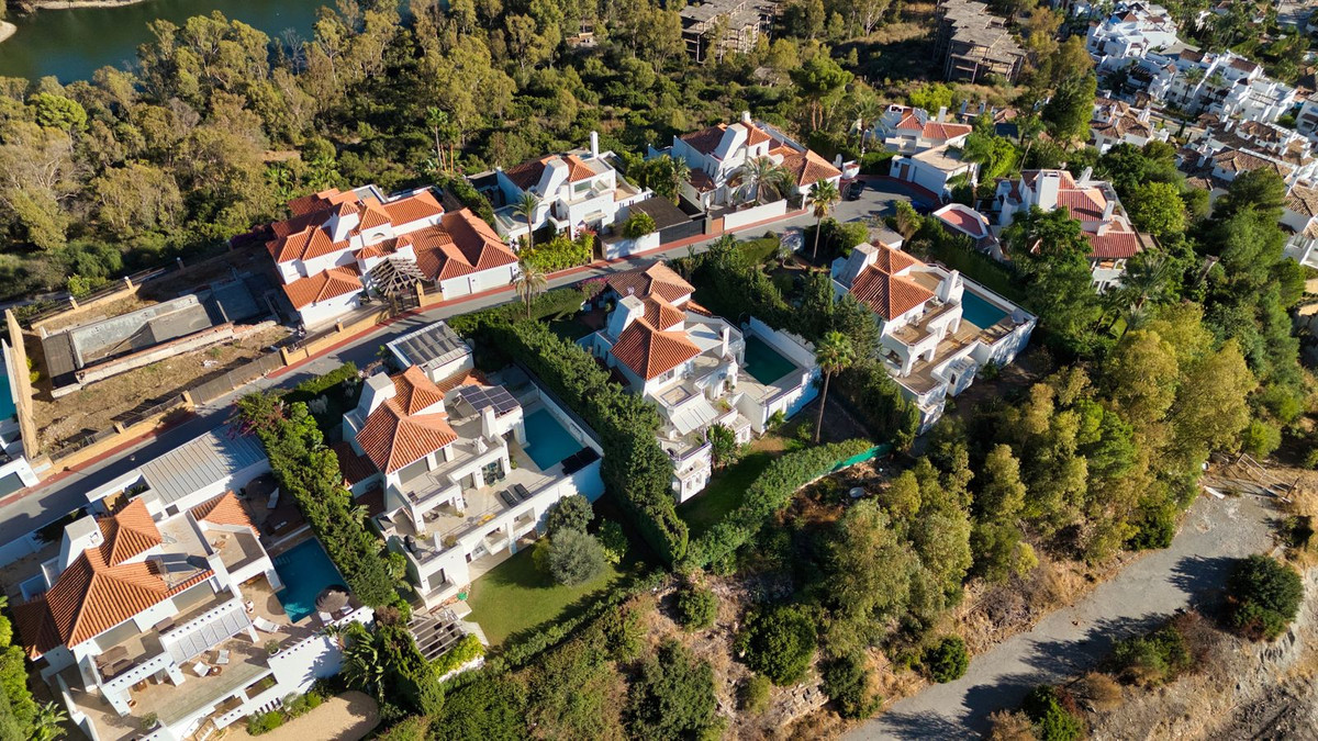 e9b8c30a1777b4b7e2a22b60cd6efb1f - 28