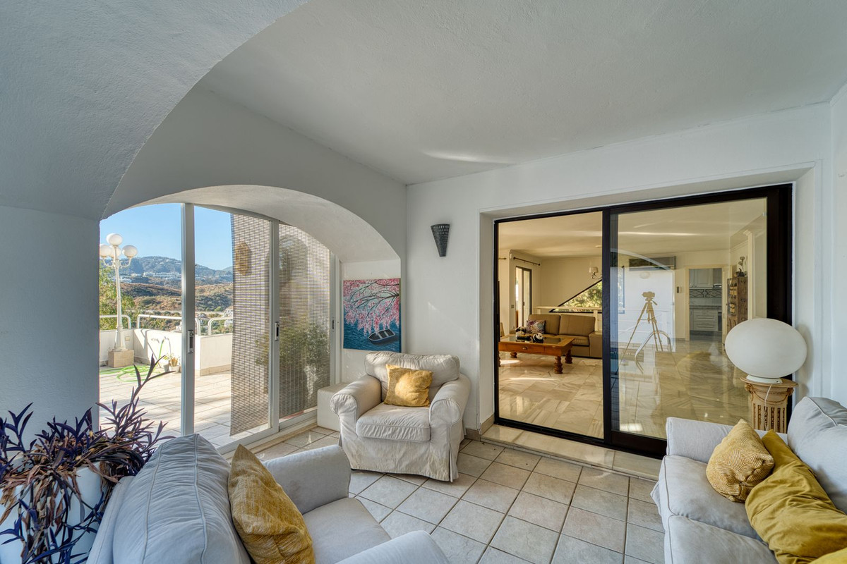 e9b8c30a1777b4b7e2a22b60cd6efb1f - 32