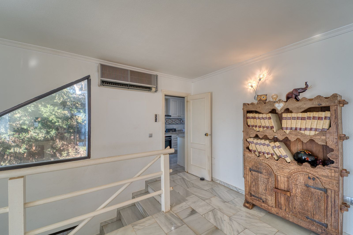 e9b8c30a1777b4b7e2a22b60cd6efb1f - 36