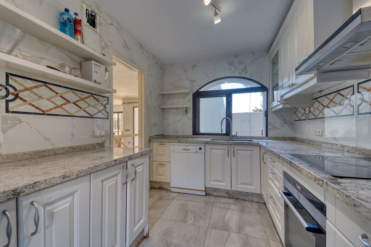 e9b8c30a1777b4b7e2a22b60cd6efb1f - 40