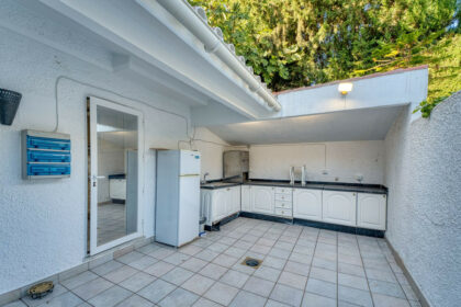 e9b8c30a1777b4b7e2a22b60cd6efb1f - 41