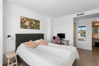 ead86ce7574e9cd52be01b5d806502db - 16