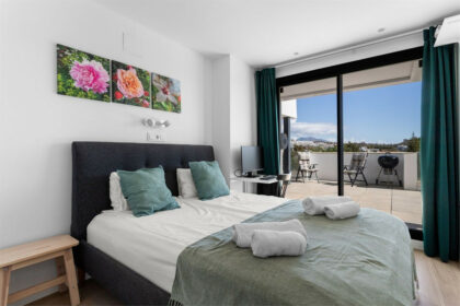 ead86ce7574e9cd52be01b5d806502db - 21