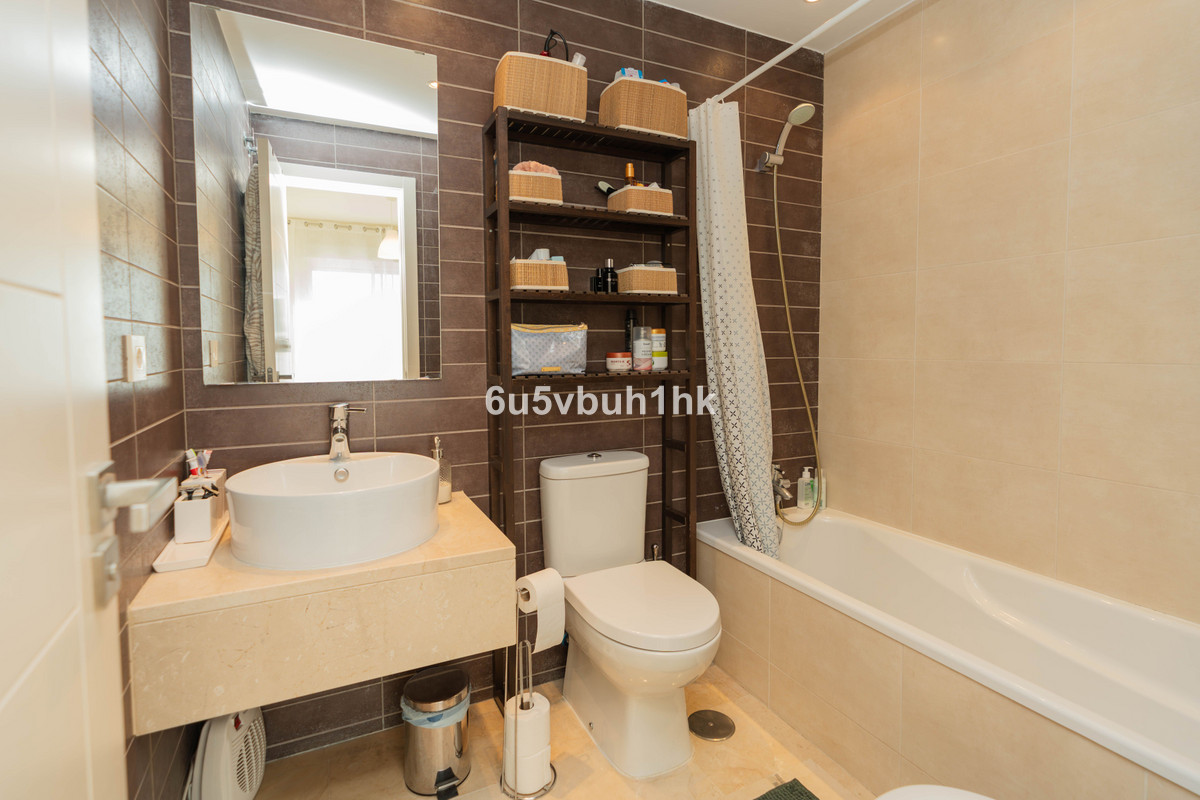 eb460c9aee11fc7e5cc4aea895bcdc36 - 20