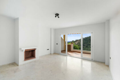 eb4a8cdb14199ee8f5a712f37693a641 - 2