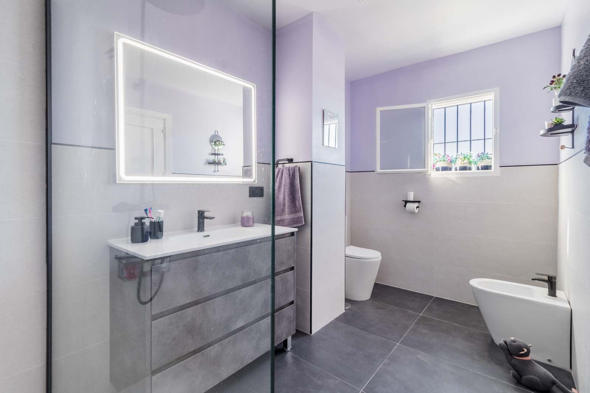 eb7e42c5eee601c3596dd03e83aec1e4 - 12