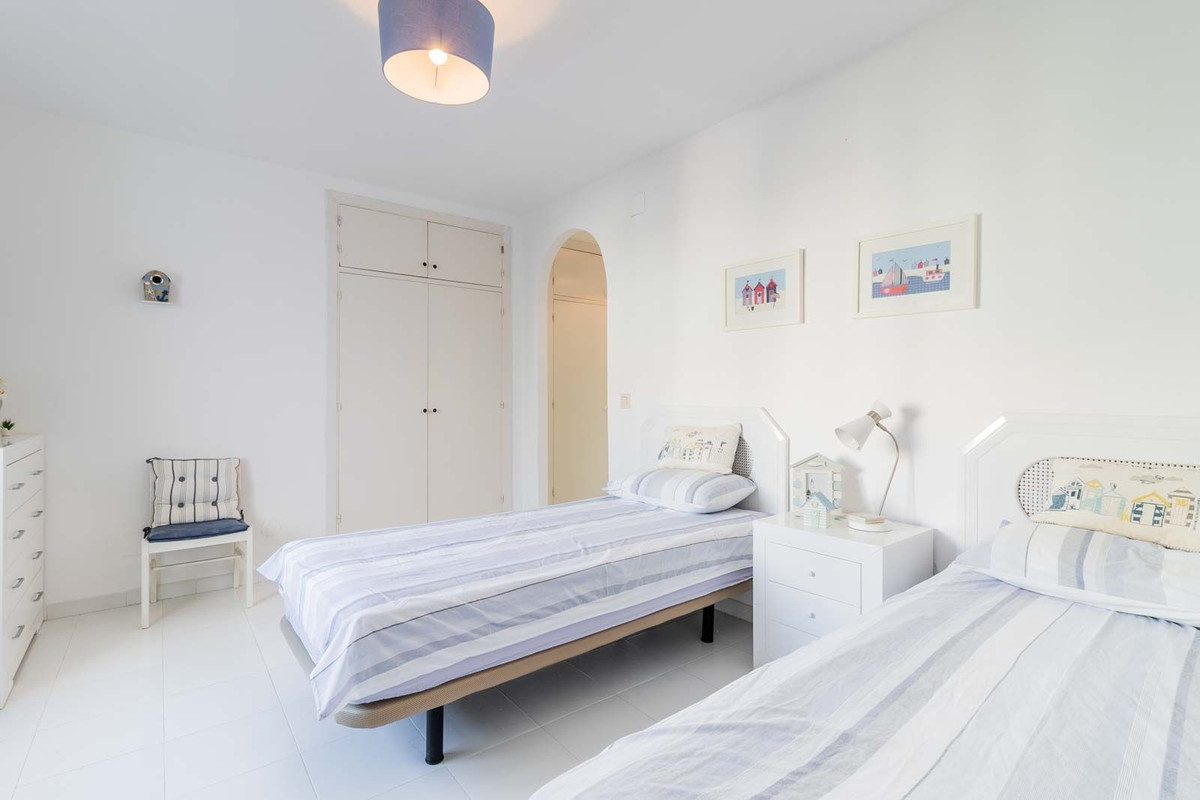 eb7e42c5eee601c3596dd03e83aec1e4 - 15