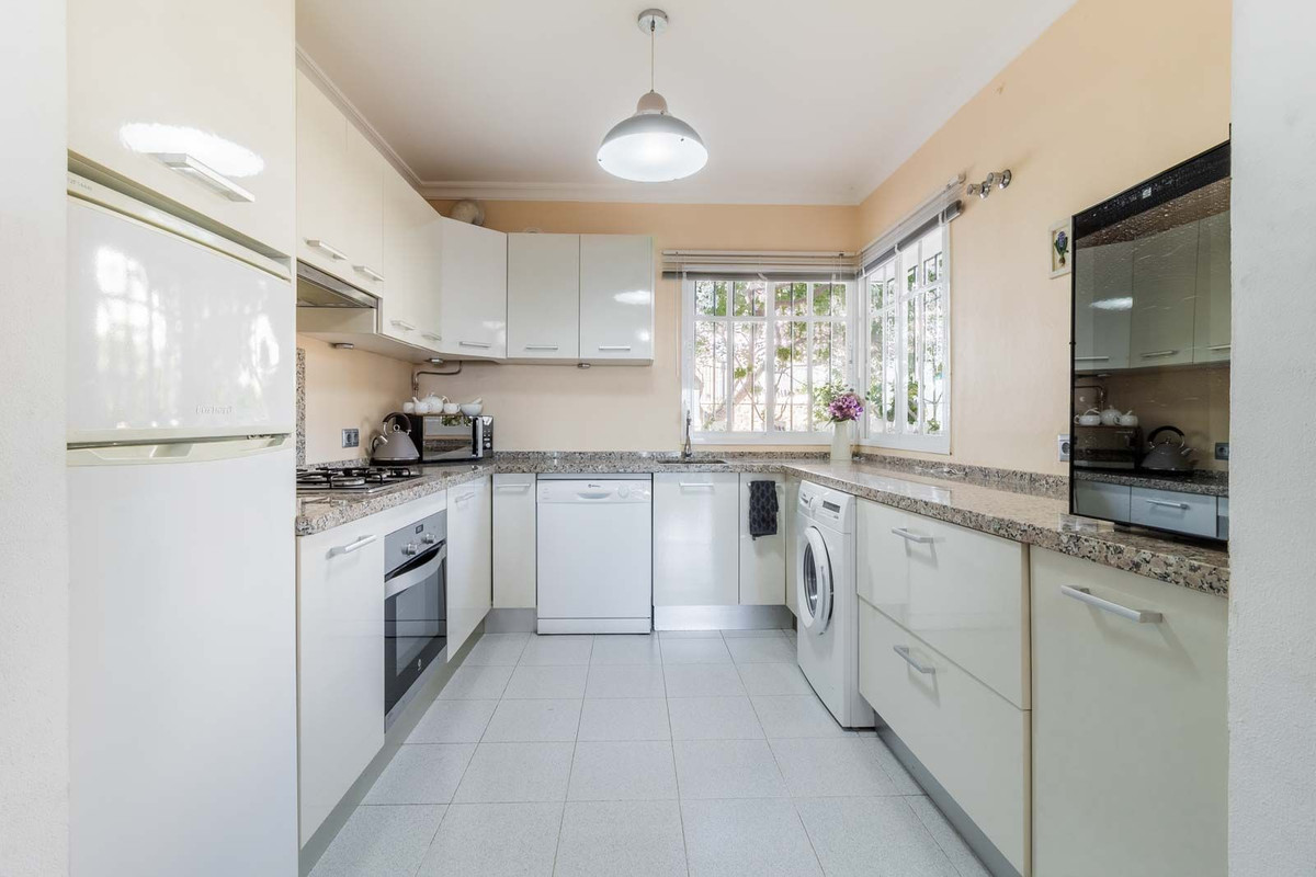 eb7e42c5eee601c3596dd03e83aec1e4 - 4