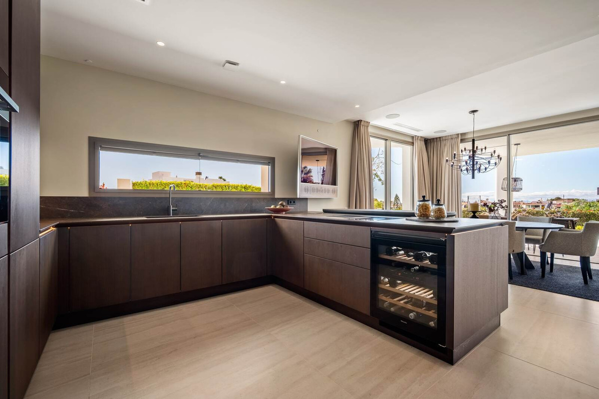 ebaaa2bf8d4f586af712f57a8ae4ded7 - 11