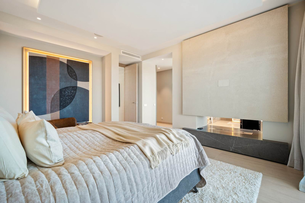 ebaaa2bf8d4f586af712f57a8ae4ded7 - 16