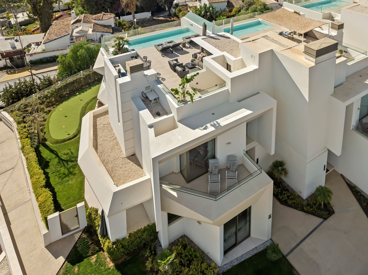 ebaaa2bf8d4f586af712f57a8ae4ded7 - 17