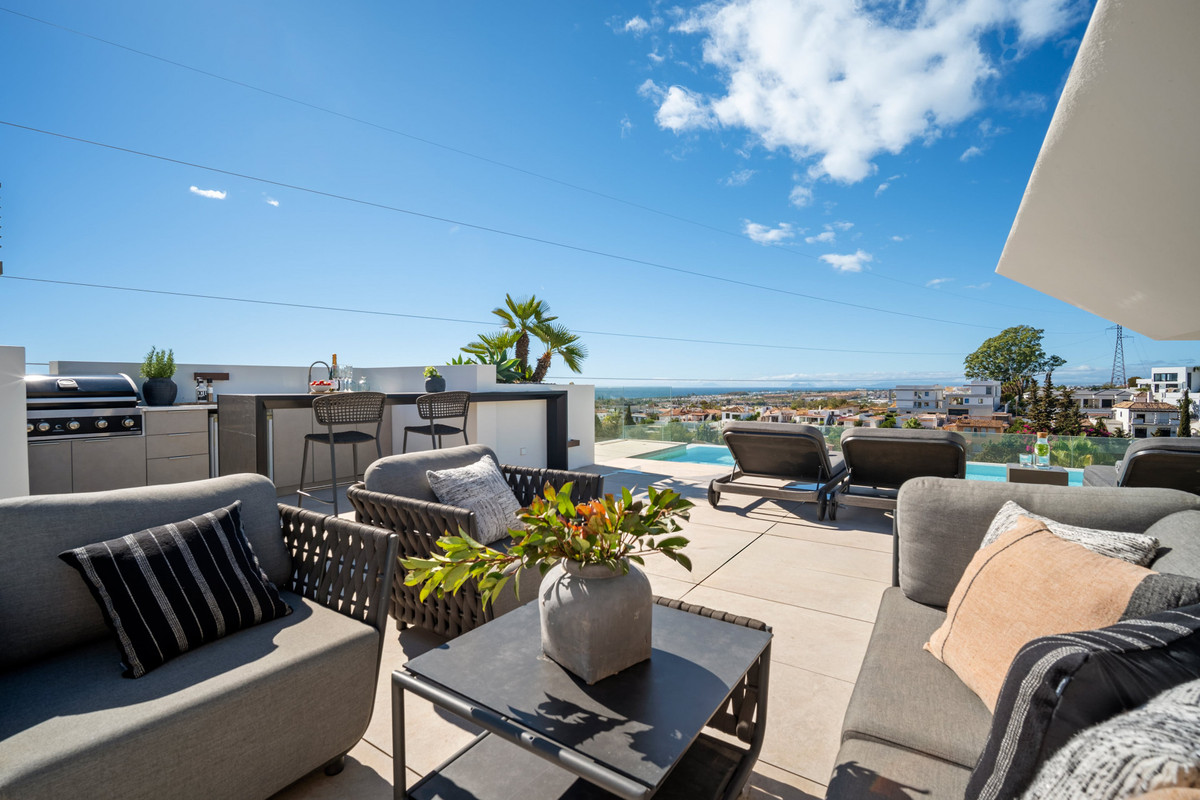 ebaaa2bf8d4f586af712f57a8ae4ded7 - 18