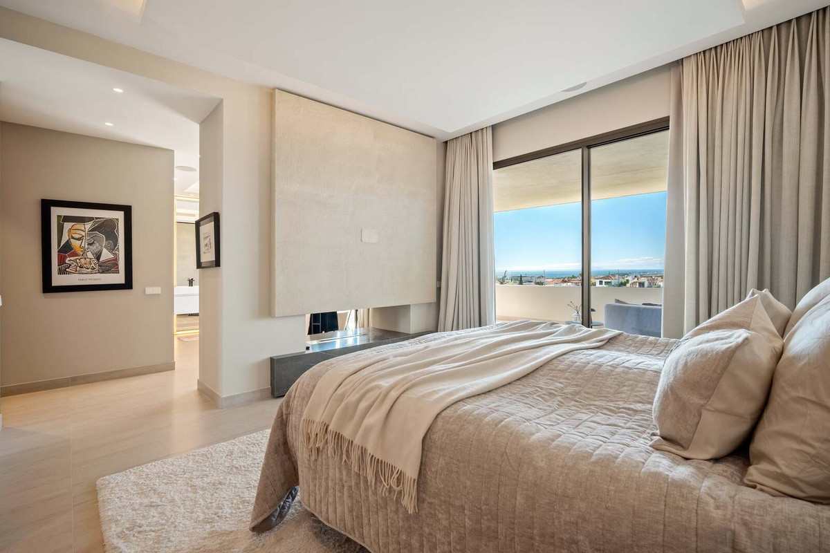 ebaaa2bf8d4f586af712f57a8ae4ded7 - 20