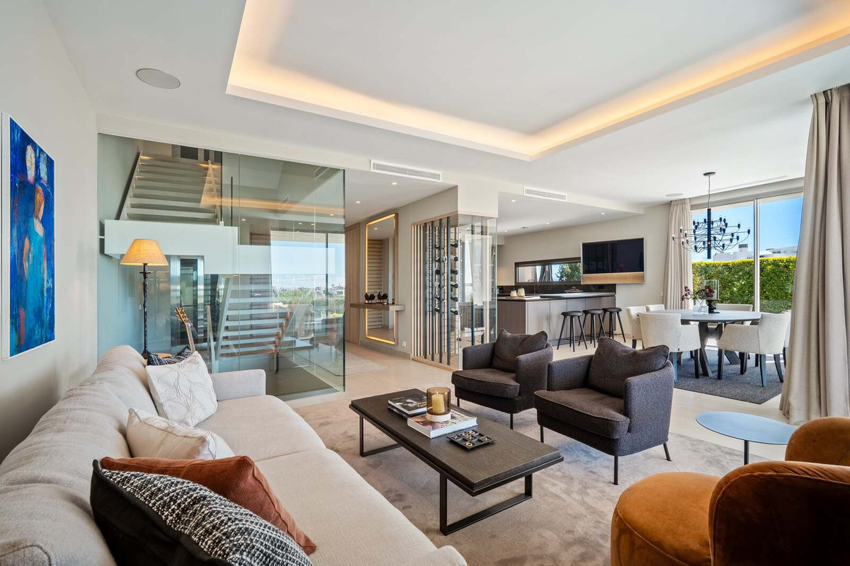 ebaaa2bf8d4f586af712f57a8ae4ded7 - 7